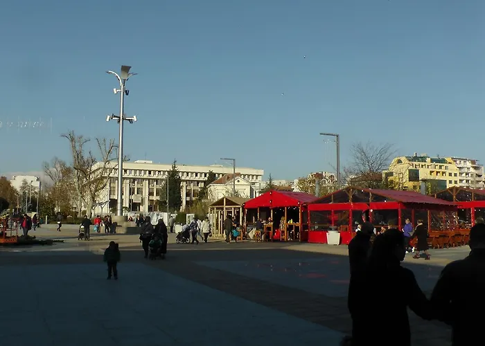 Апартамент Center , Modern And Quiet
