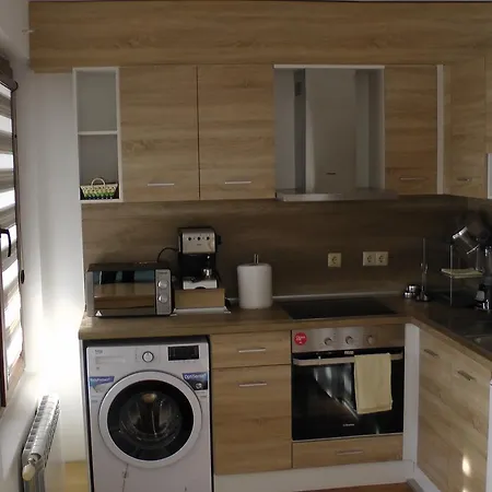 Center , Modern And Quiet Apartment Burgas