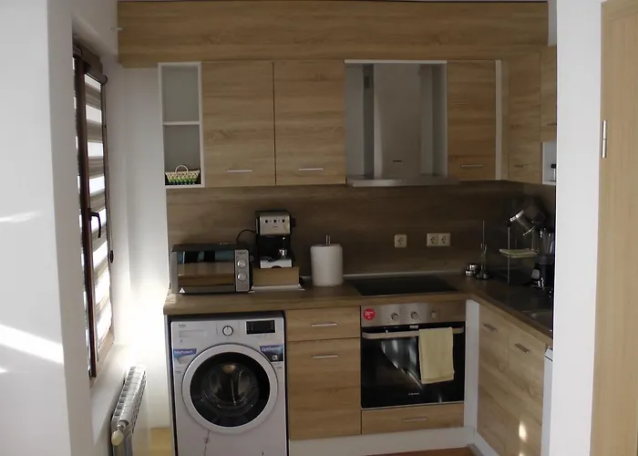 Center , Modern And Quiet Апартаменты Бургас